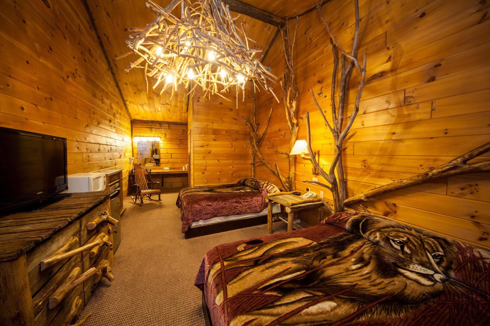 Log Cabin Lodge & Suites Jones Mills Exterior photo