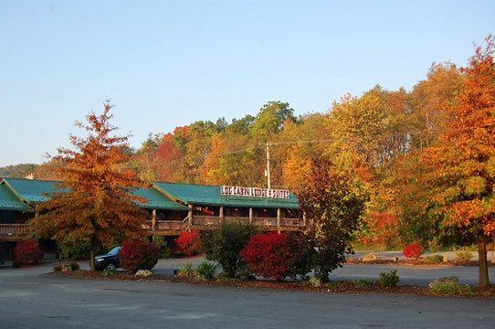 Log Cabin Lodge & Suites Jones Mills Exterior photo